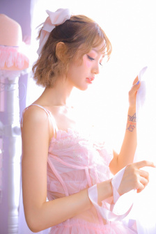《年轻的秘书》电影